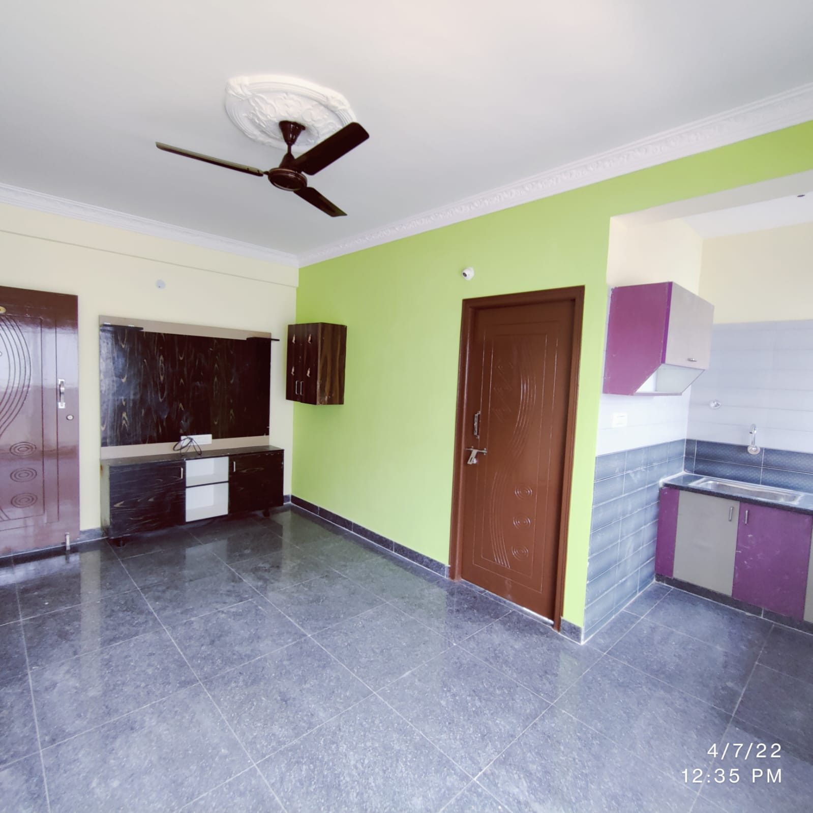 Fully furnished 1bhk flat with modern kitchen Alt Service Apartment