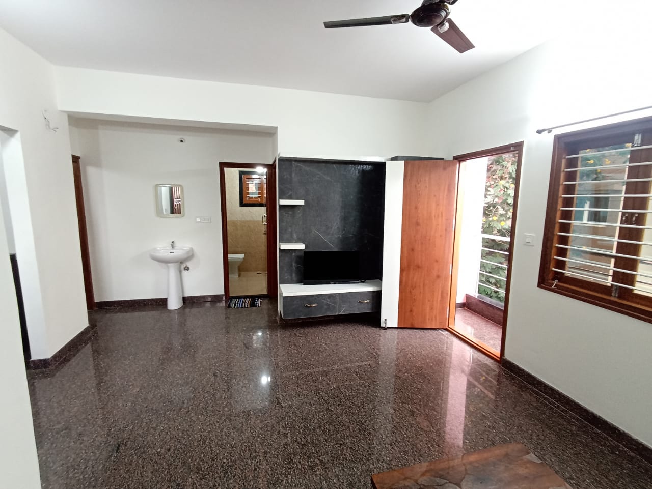 Couple friendly 2BHk fully furnished flat in Bommanahalli Alt