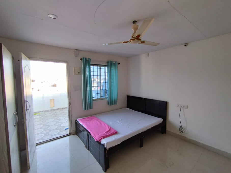 Fully Furnished 1RK for Bachelors in HSR layout Alt Service
