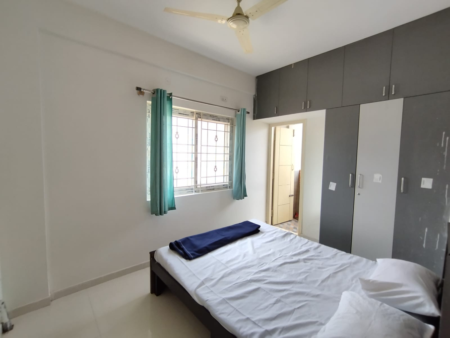 Fully furnished 1BHK Flat With Kitchen in Marathalli Alt Service